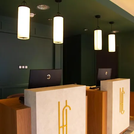 Отель De La Cite