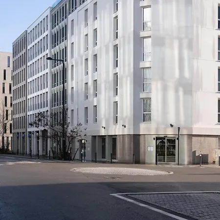 De La Cité