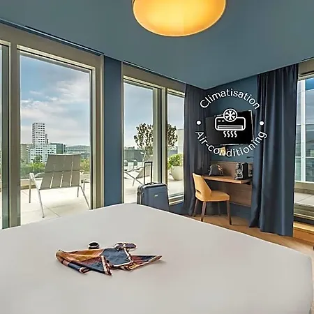 De La Cite Отель 3*