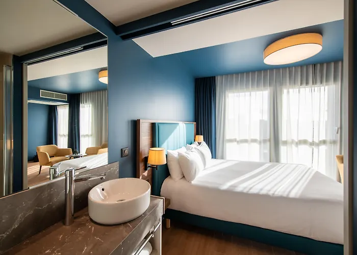 De La Cite 호텔 3*